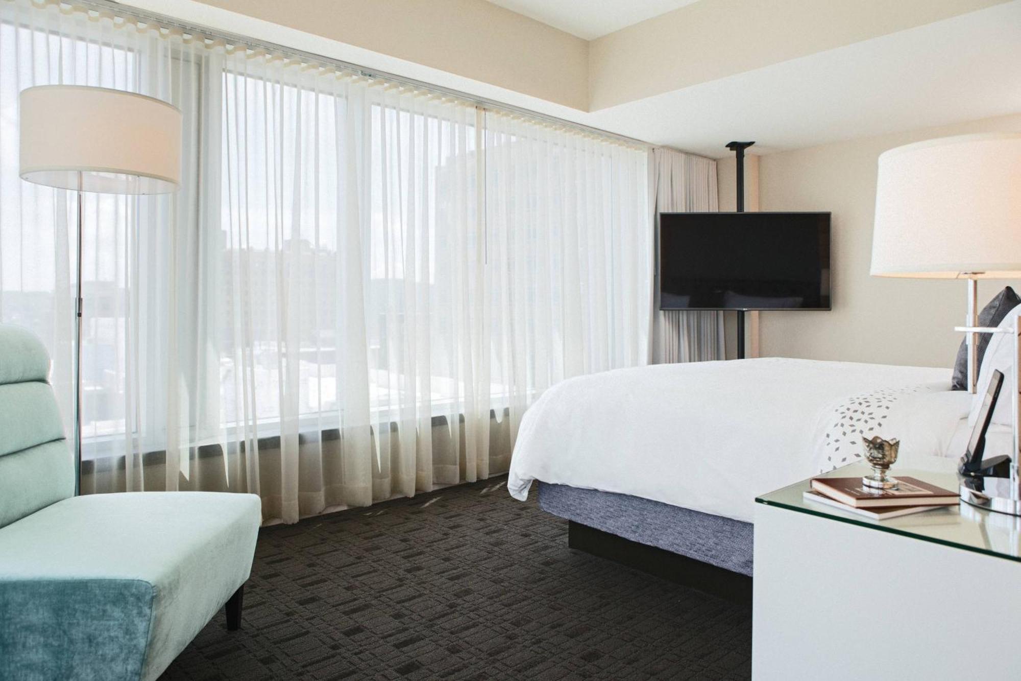 Renaissance Allentown Hotel Bagian luar foto