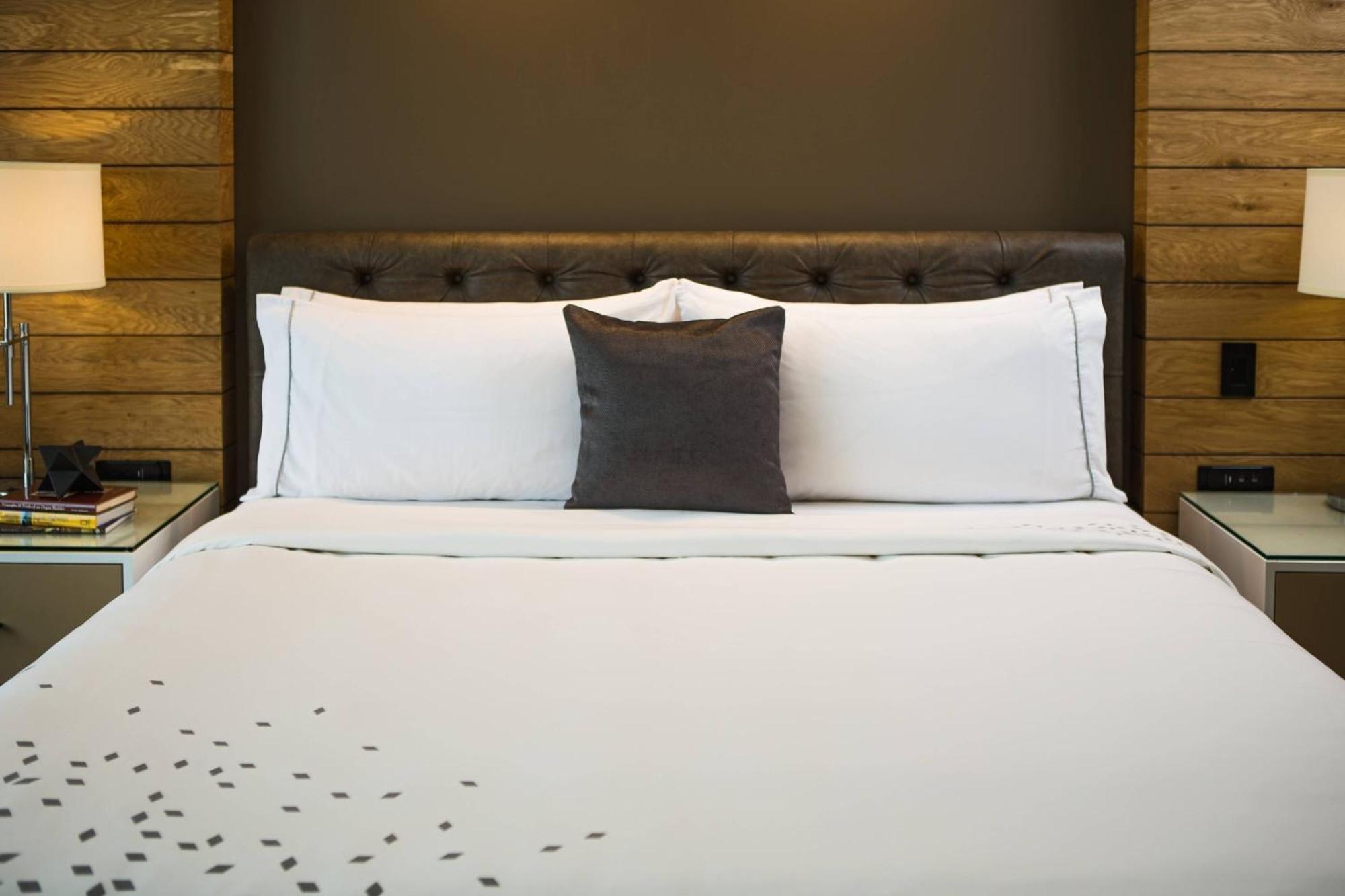 Renaissance Allentown Hotel Bagian luar foto