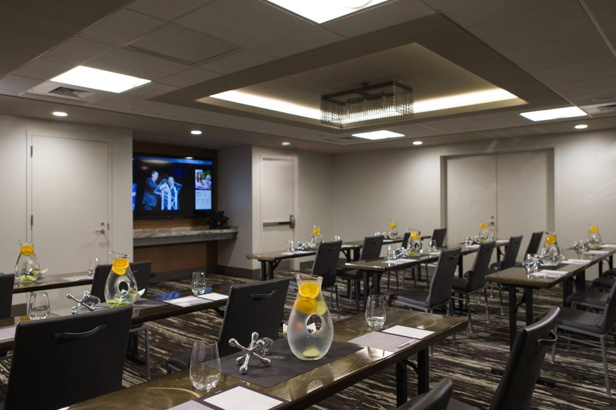 Renaissance Allentown Hotel Bagian luar foto
