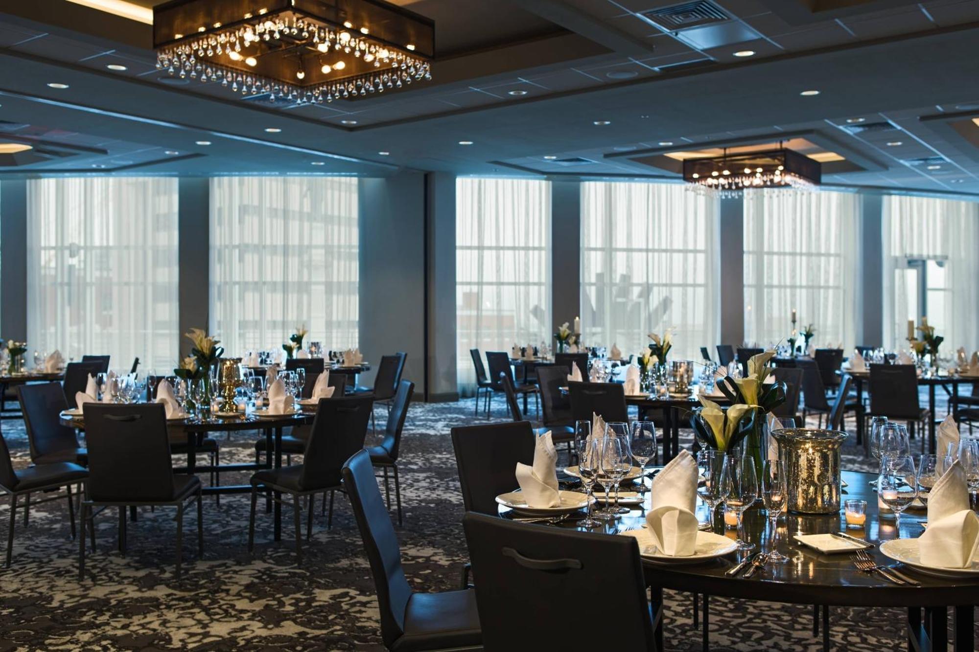 Renaissance Allentown Hotel Bagian luar foto