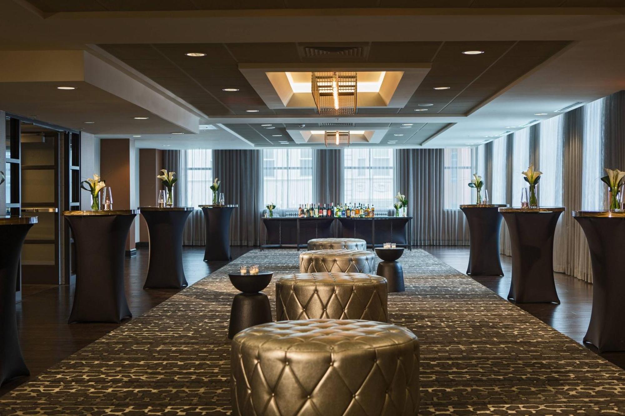 Renaissance Allentown Hotel Bagian luar foto