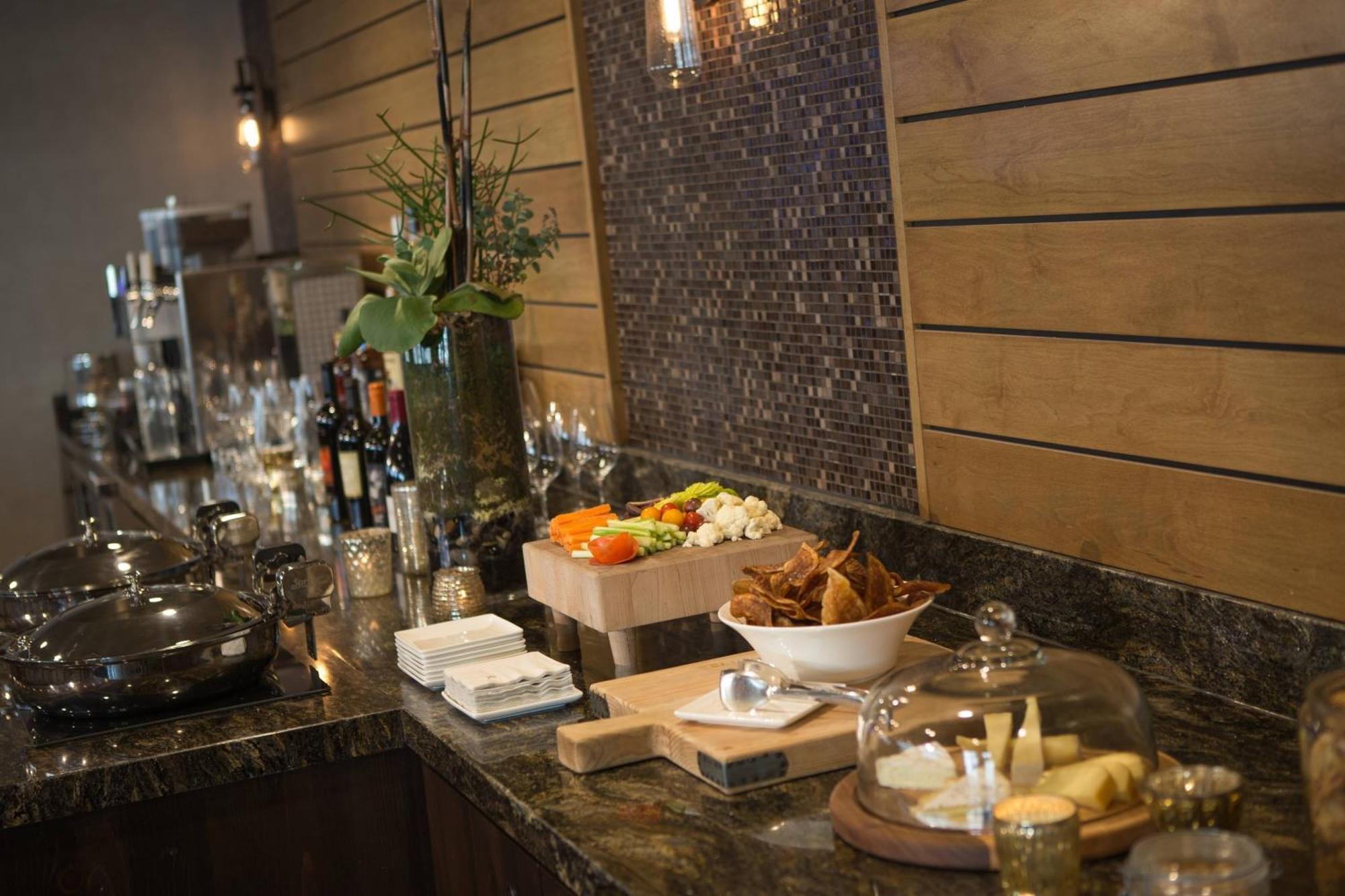 Renaissance Allentown Hotel Bagian luar foto