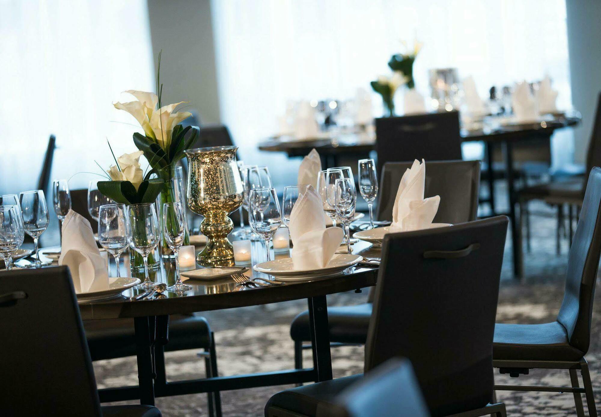 Renaissance Allentown Hotel Bagian luar foto